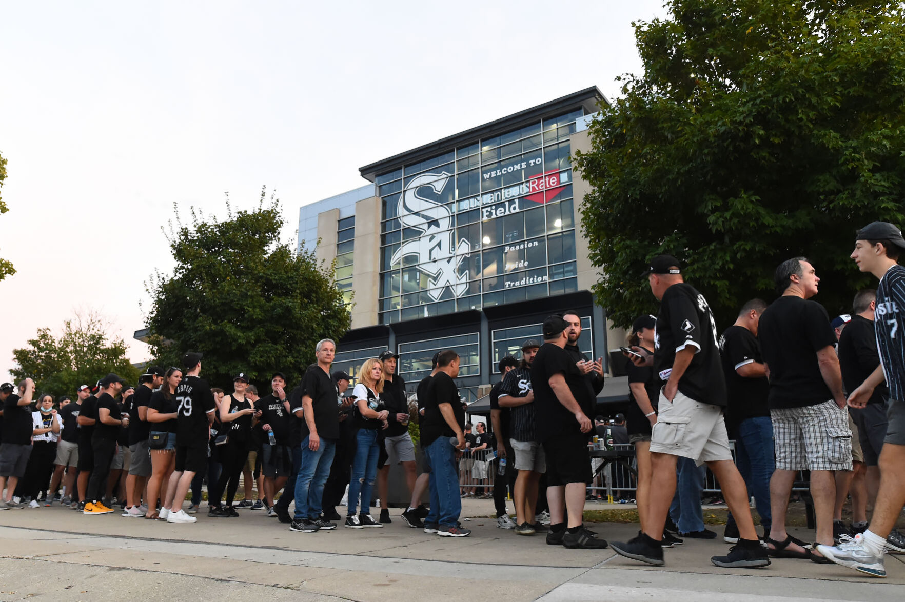 101221-spt-soxfans_10